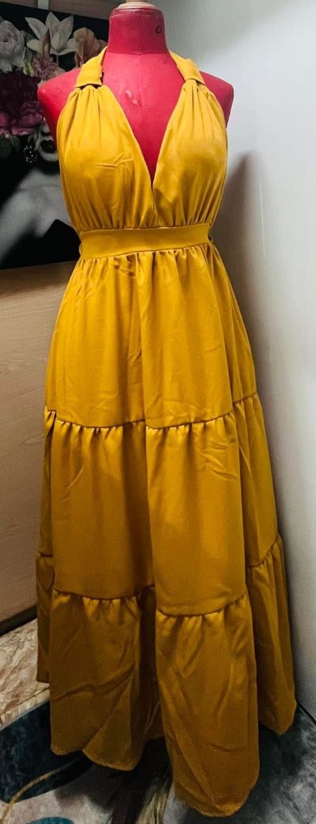 Vestido largo dorado