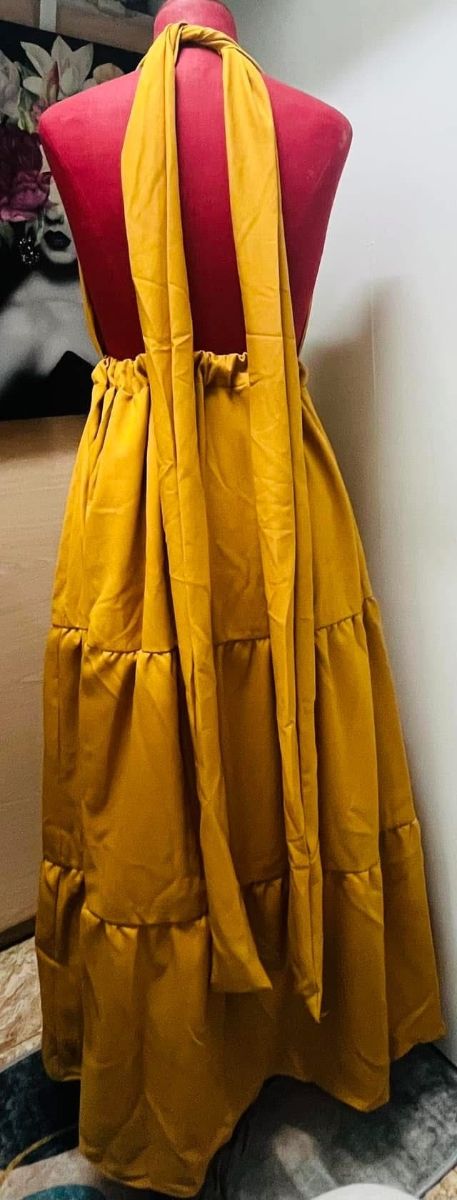 Vestido largo dorado