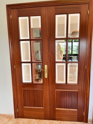 Puertas madera maciza