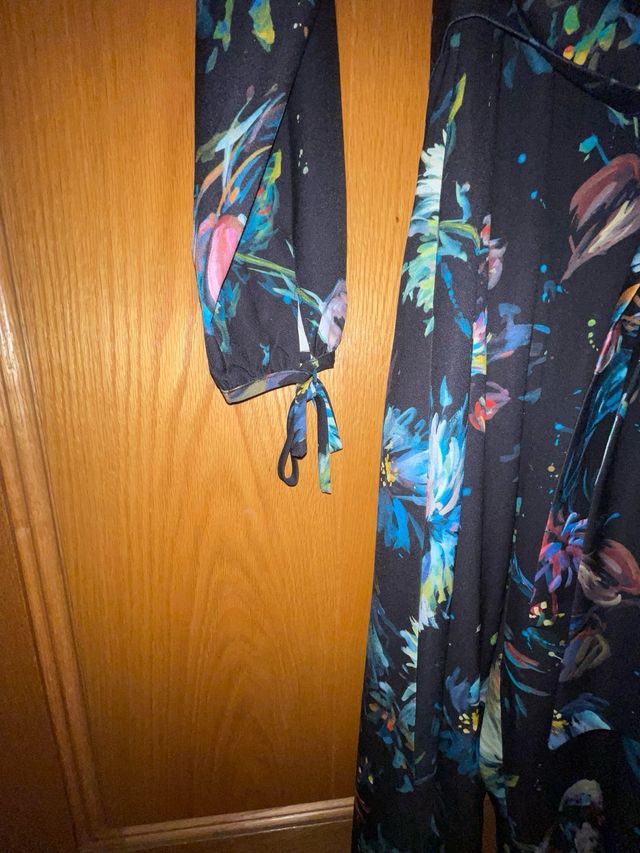 Vestido y mono estampado flores 10€ cada uno