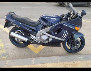 Suzuki GSX 750F & Kawasaki ZZR 600