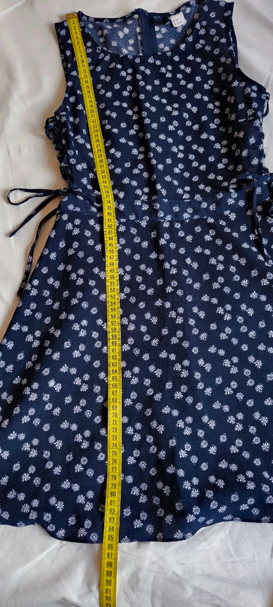 Vestido azul marino con flores - Talla M