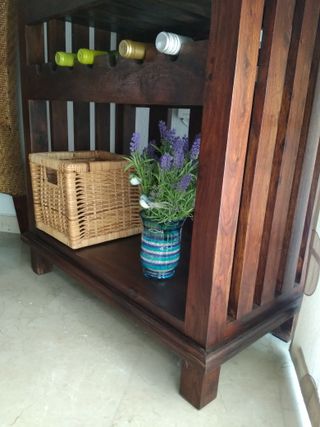Cantinetta per vino in legno marrone