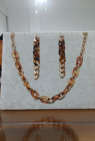 Collar y pendientes dorados pvp en tienda 39€