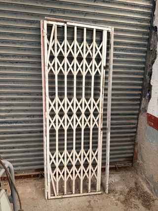 Reja plegable para puerta