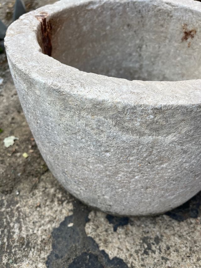 Mortero piedra antiguo