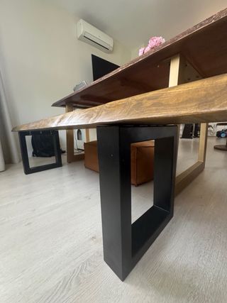 Banco rústico de madera y acero