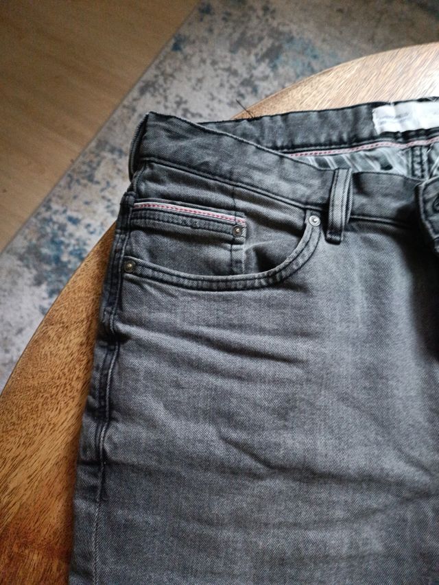 3 pantalones Levi's 501 cortos, volcom y springfie