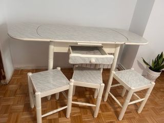 Mesa extensible blanca - madera con bancos