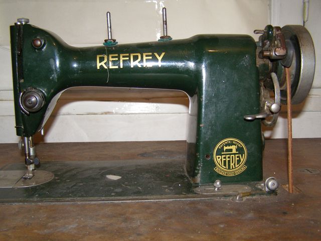Máquina coser Refrey Antigua