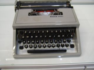 Olivetti Dora: Máquina de escribir