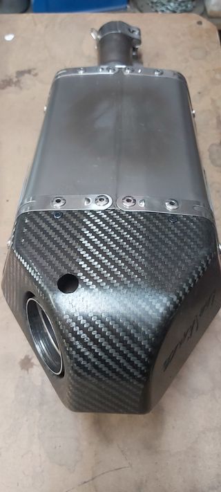 LeoVince Kawasaki Versys 650 y ER-6.