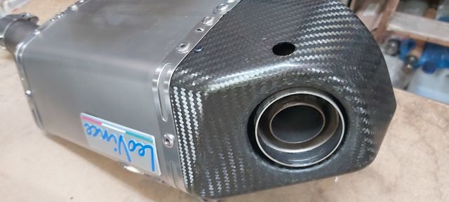 LeoVince Kawasaki Versys 650 y ER-6.