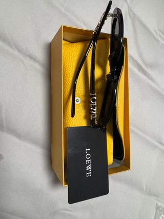 Preciosas gafas de sol Loewe