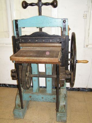 Guillotina antigua de imprenta