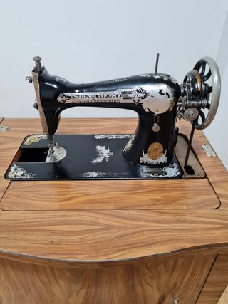 Máquina coser vintage Antigua