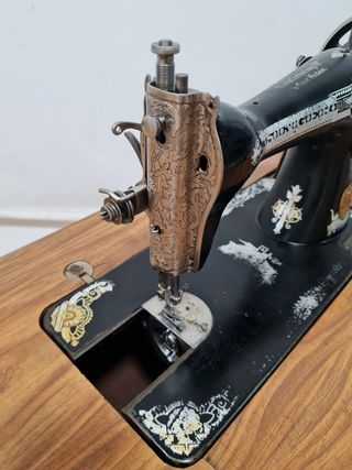 Máquina coser vintage Antigua