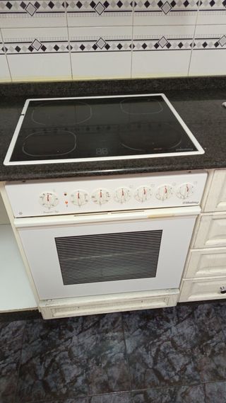 Vitrocerámica Balay 4 fuegos + Horno