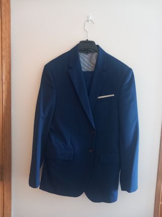 Traje azul hombre