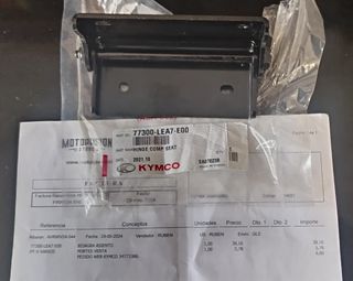 Bisagra asiento Kymco 77300-LEA7-E00