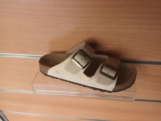 Sandalias Lumb. Piel Blancas y beige una y dos heb