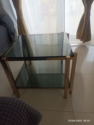 Mesa centro cristal dorada