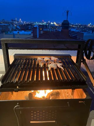 Barbacoa de leña de hierro forjado