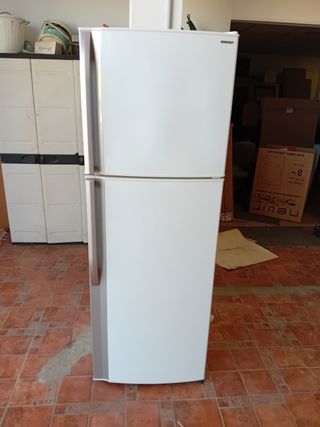 Nevera Sharp - Refrigerador Blanco