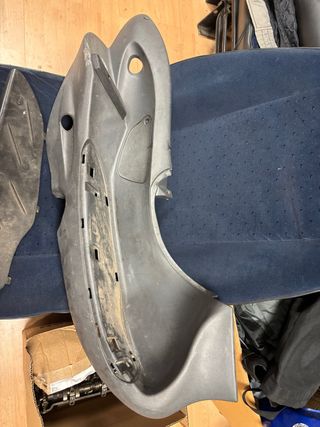 Reposa pies derecho Honda Beverly 500.