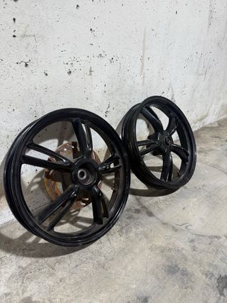 Llantas Peugeot Tweet 125