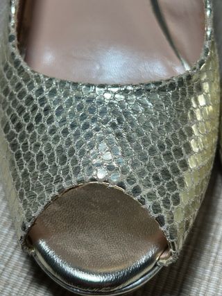 Sandalias Lodi doradas nuevas preciosas