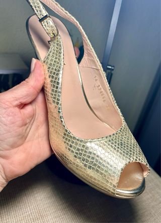 Sandalias Lodi doradas nuevas piel 38