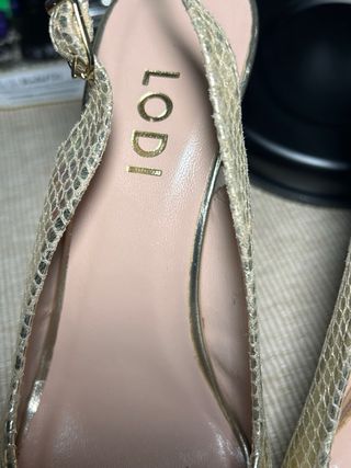 Sandalias Lodi doradas nuevas piel 38