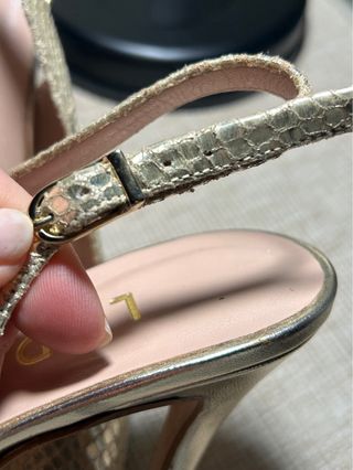 Sandalias Lodi doradas nuevas piel 38