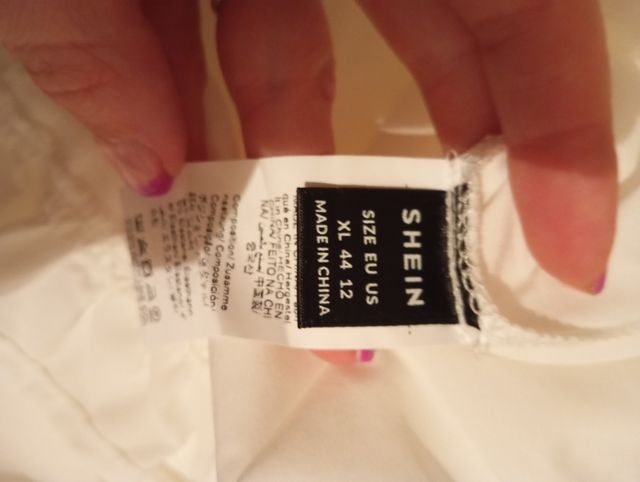 Blusa de mujer con escote en V