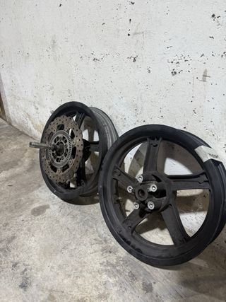 Llantas Kymco Superdink 125