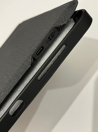Funda teclado en español iPad Air /Pro M2 11” 2024