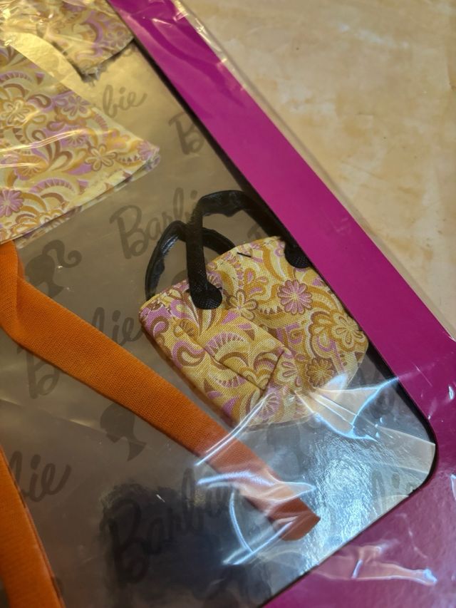 Barbie The Fashion Collection “Swirly Cue”