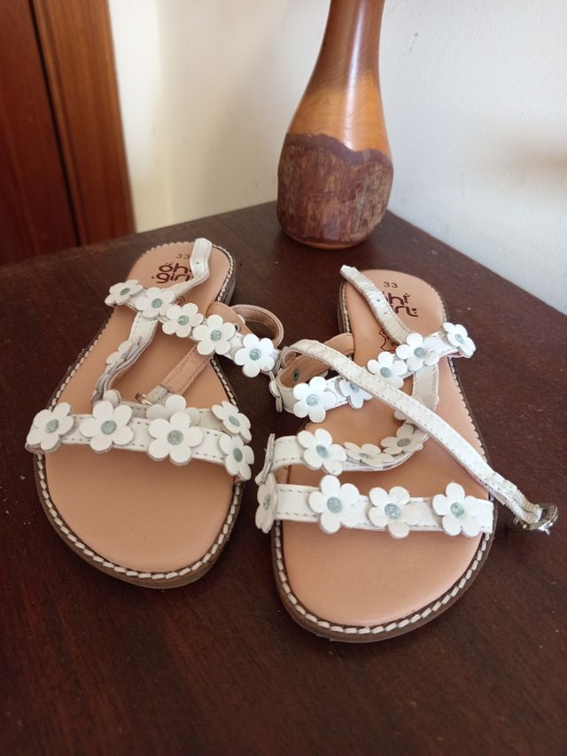 Sandalias niña blancas flores talla 33