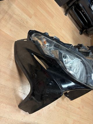 Carenado frontal y faro Burgman 400 (2007)