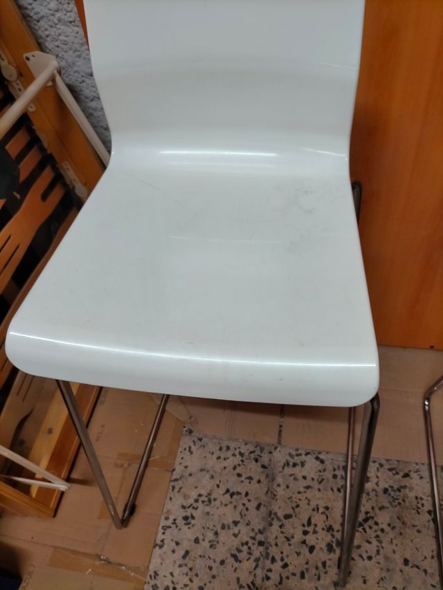 Lote 4 taburetes , para tapizar.