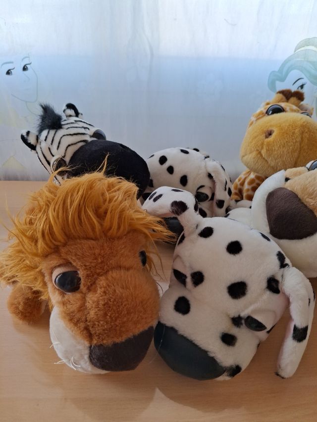 Lote de 6 peluches animales.