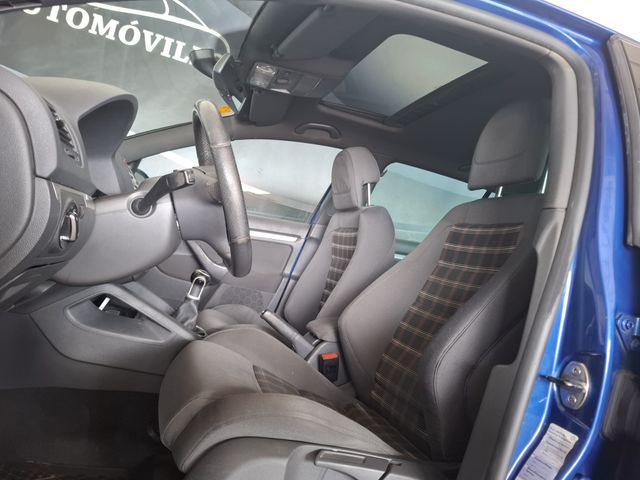 Volkswagen Golf 2004