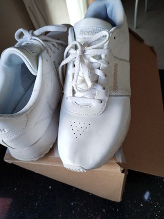 Zapatillas Reebok blancas, talla 39 ORIGINALES!!!.