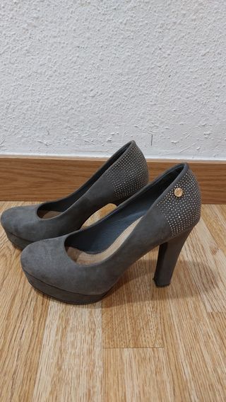 Zapatos salón mujer gris