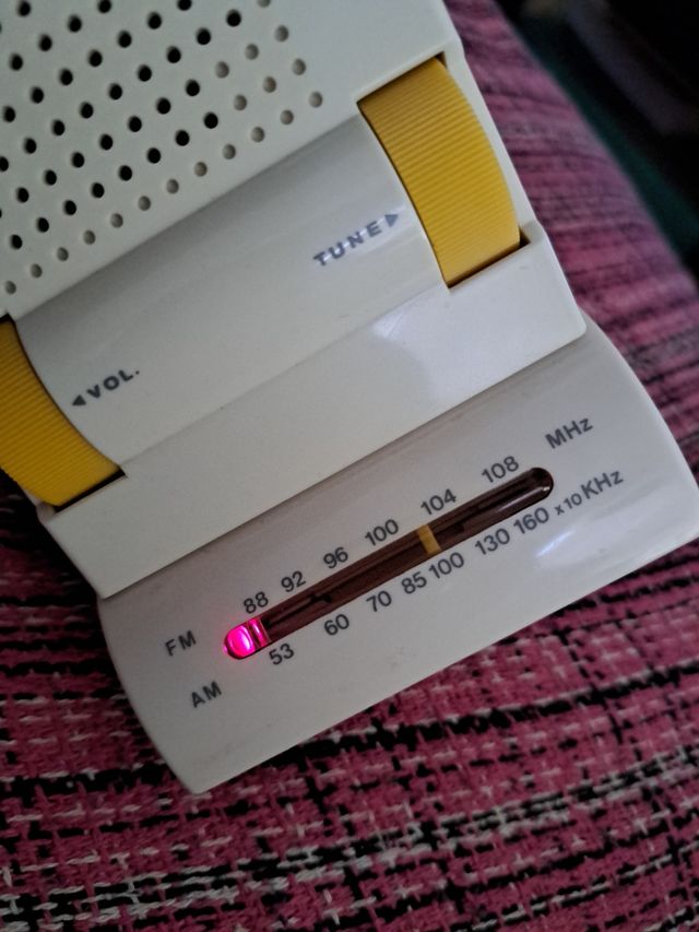 Radio despertador Orient AM/FM