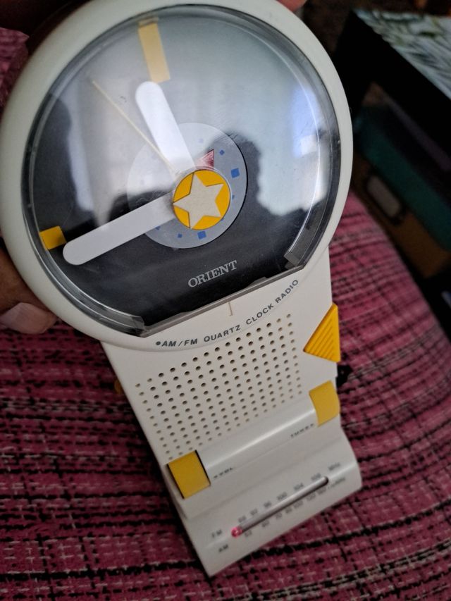 Radio despertador Orient AM/FM