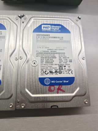 4
 WD2500AAKX (250GB) discos duros