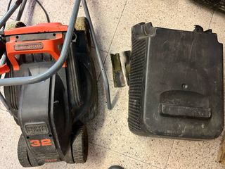 BLACK+DECKER Cortacésped 1000W