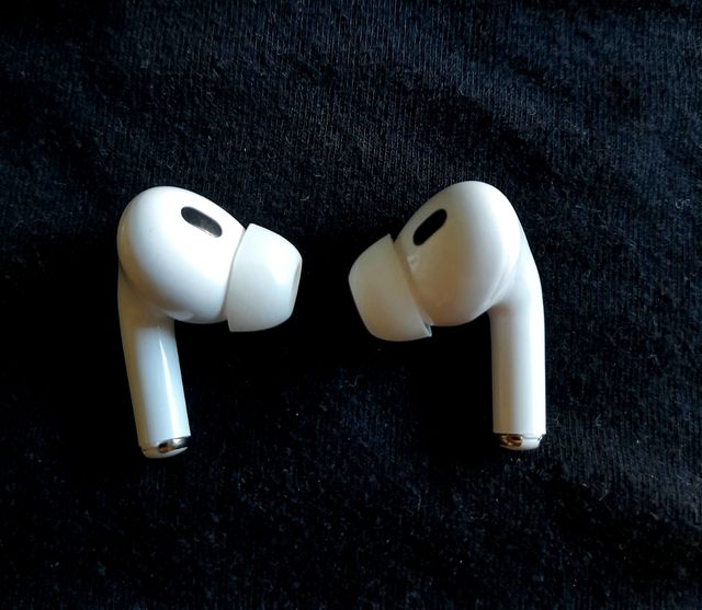 Auriculares inalámbricos blancos, marca TWS